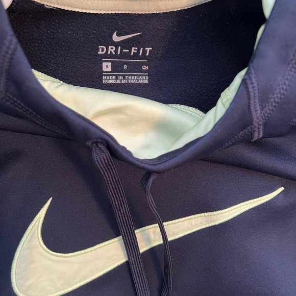 Nike Dri-Fit Sweatshirt - Picture 3 of 3